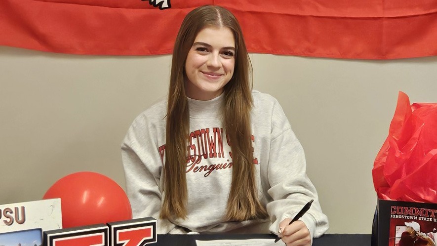 Eliza Mercer Signing Photo