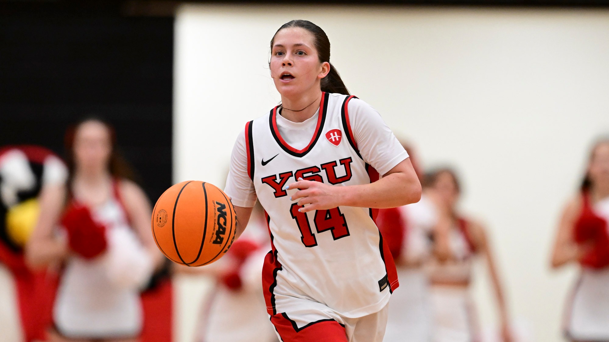 Casey Santoro dribbles in Youngstown State's game against Purdue Fort Wayne on Jan. 10, 2026.
