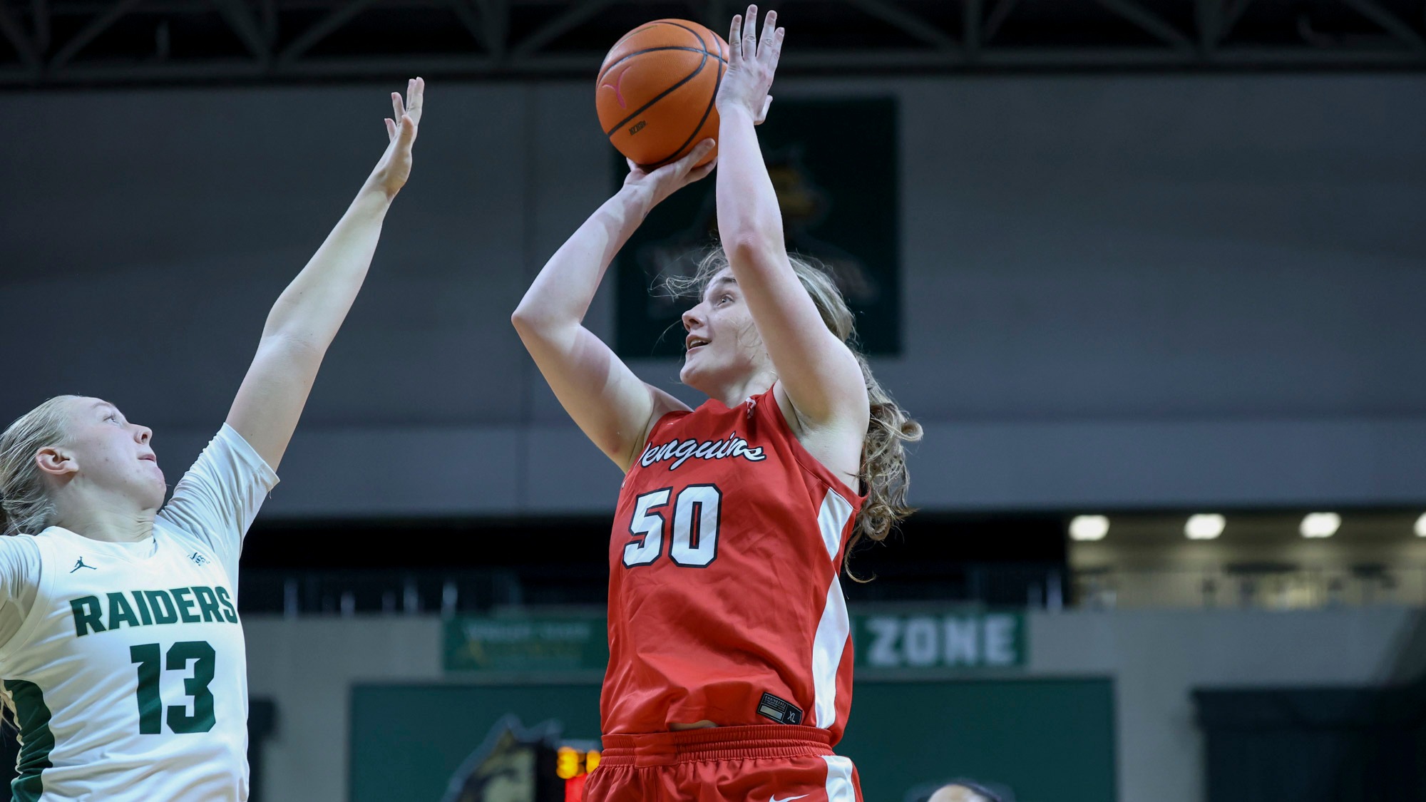 Sarah Baker shoots over a defender in Youngstown State's 78-67 win at Wright State on Jan. 14, 2026. Photo by Chloe Whitlock.