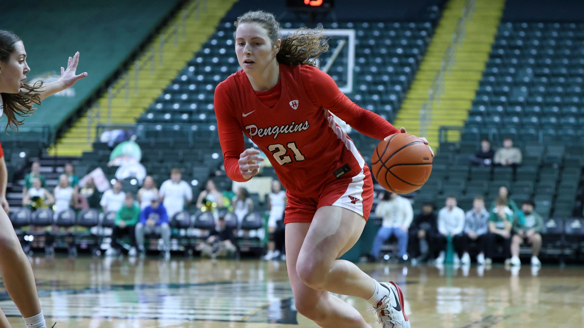 Sophia Gregory dribbles in Youngstown State's women's basketball game at Wright State on Jan. 14, 2026. Photo by Chloe Whitlock.
