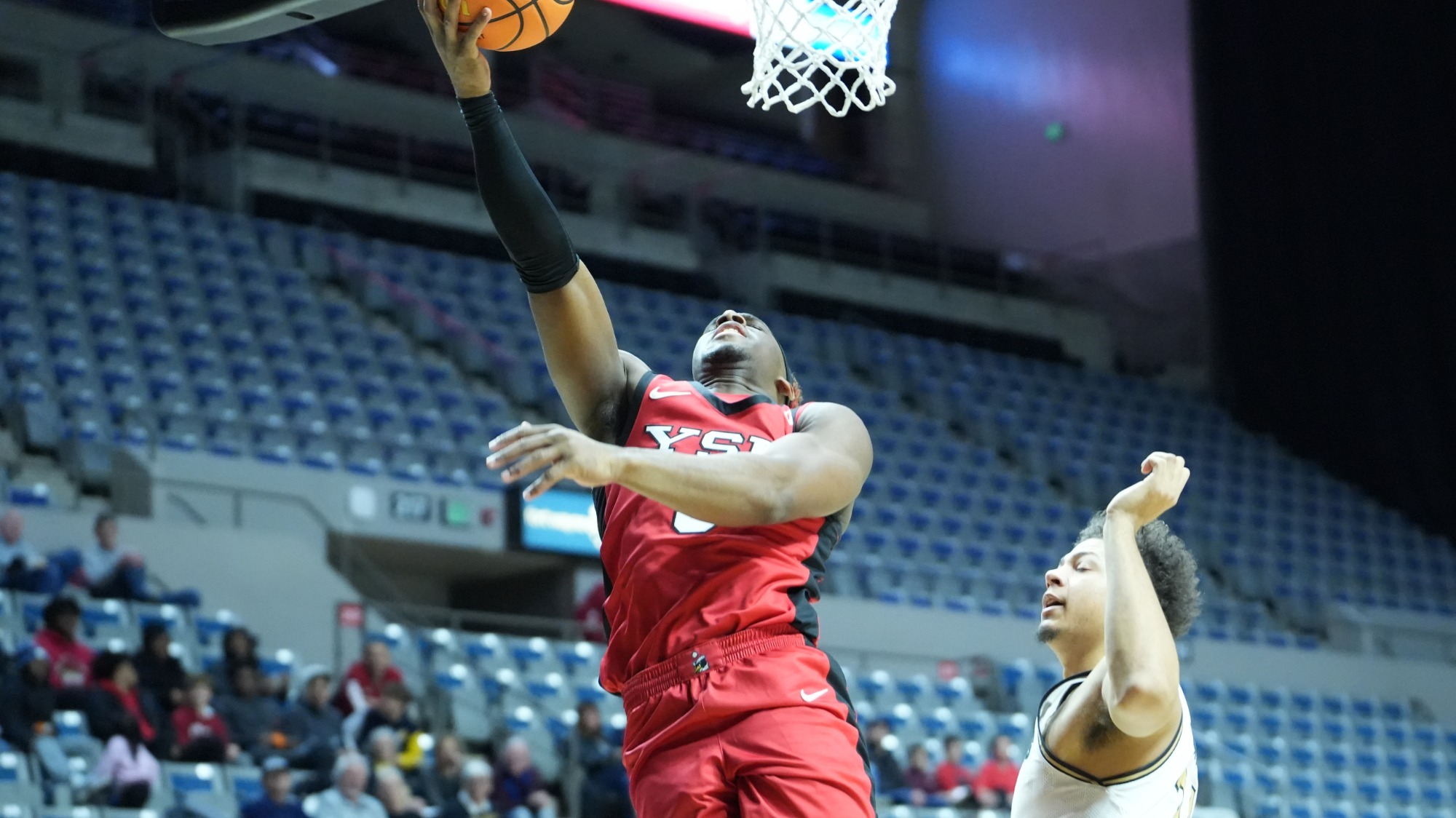 Bryson Dawkins drives in for a layup against Purdue Fort Wayne on Feb. 4, 2026