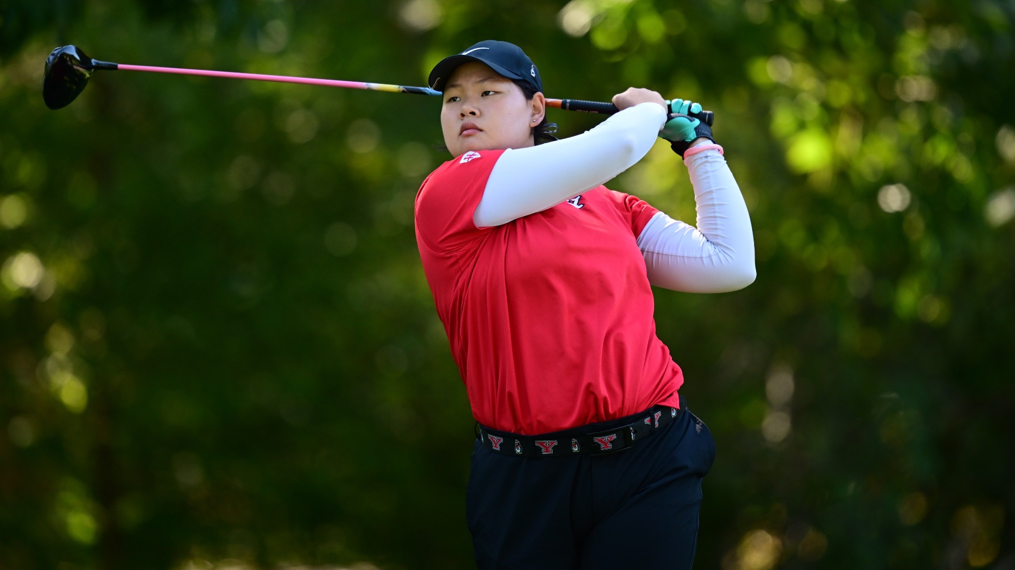 Neeranuch Prajunpanich tees off for YSU during the 2025-26 season (Photo by David Dermer)