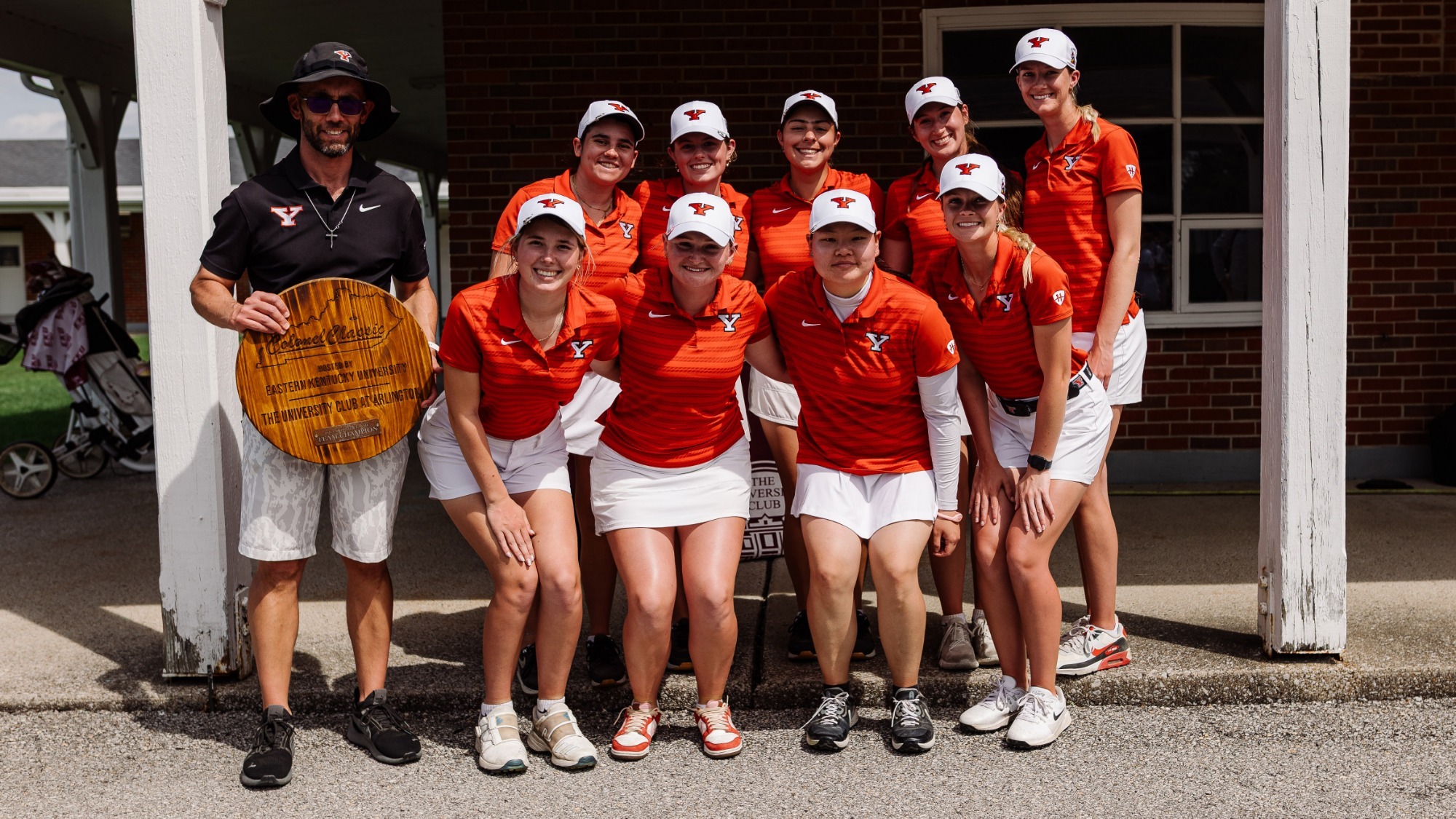 YSU poses for a team photo after winning the EKU Colonel Classic on March 31, 2026