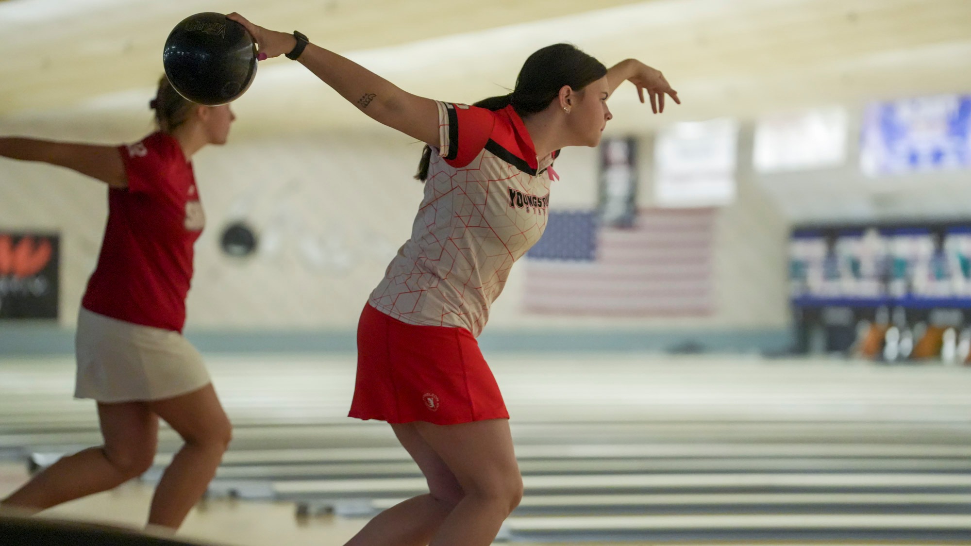 Kara Beissel bowls for Youngstown State at the 2025 Chelsea Gilliam Penguin Classic
