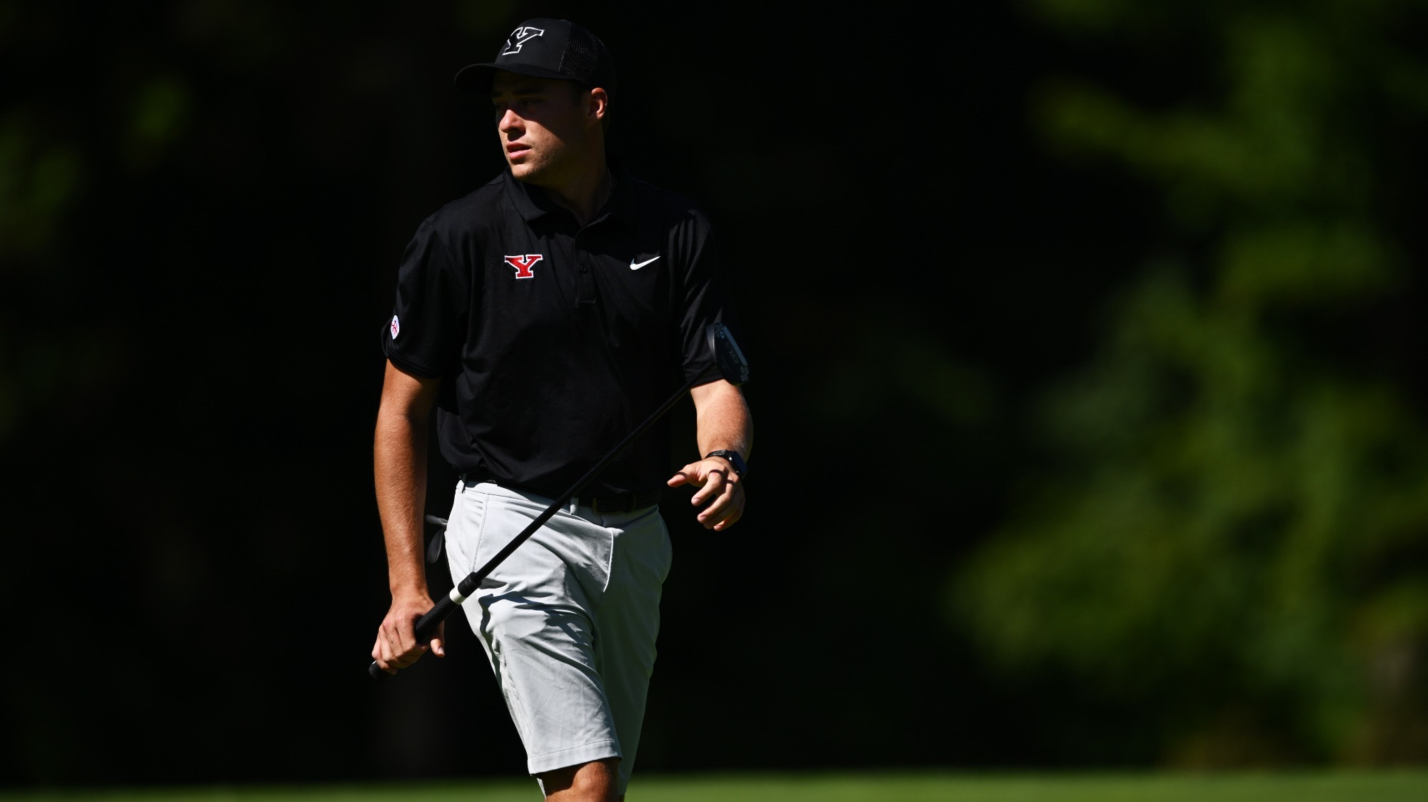 Michael Porter walks the putting green for the YSU men's golf team during the Mercyhurst Laker Fall Invitational on Sept. 15, 2025 (Photo by Robert Hayes)