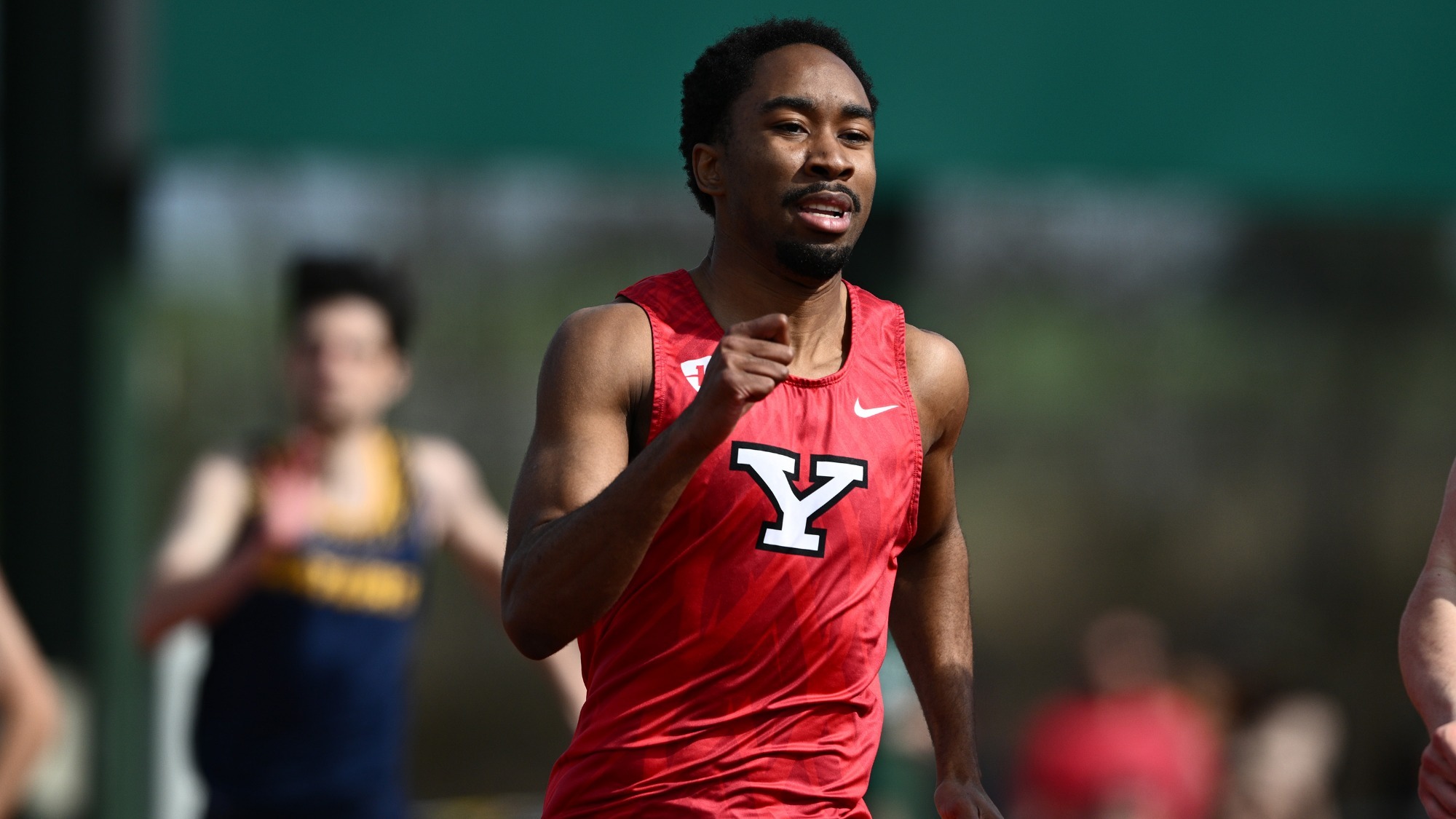 Shamir Rose runs the 200m at the SRU John Papa Invitatonal