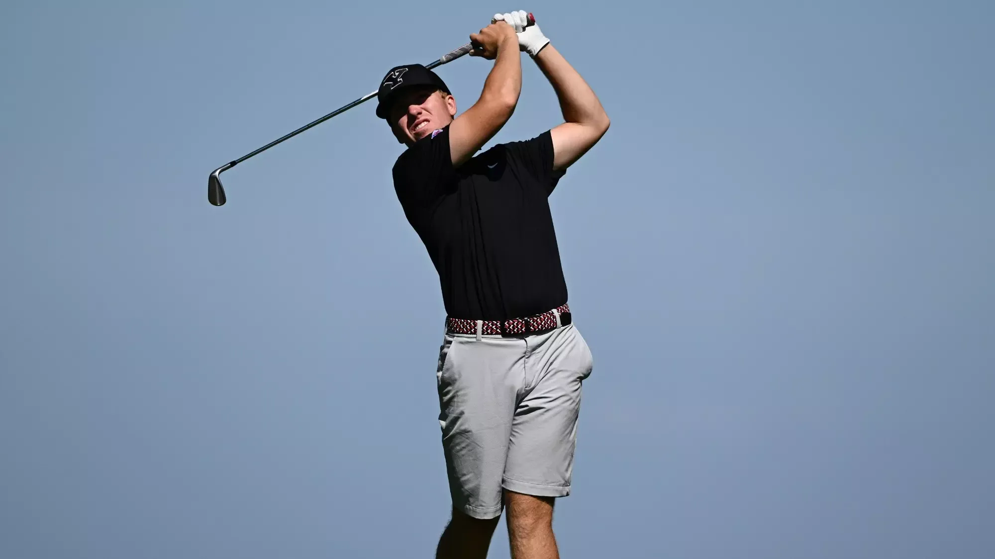 Ryan Sam hits a tee shot for YSU during the Mercyhurst Laker Fall Invitational on Sept. 14-15, 2025 (Photo by Robert Hayes)