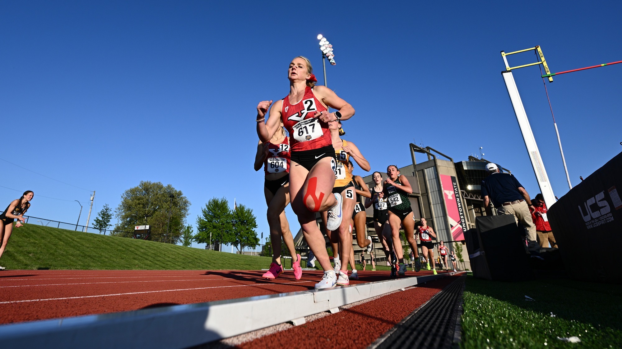 McKinley Fielding runs at the 2025 HL Outdoor Championships (Wide angle photo)