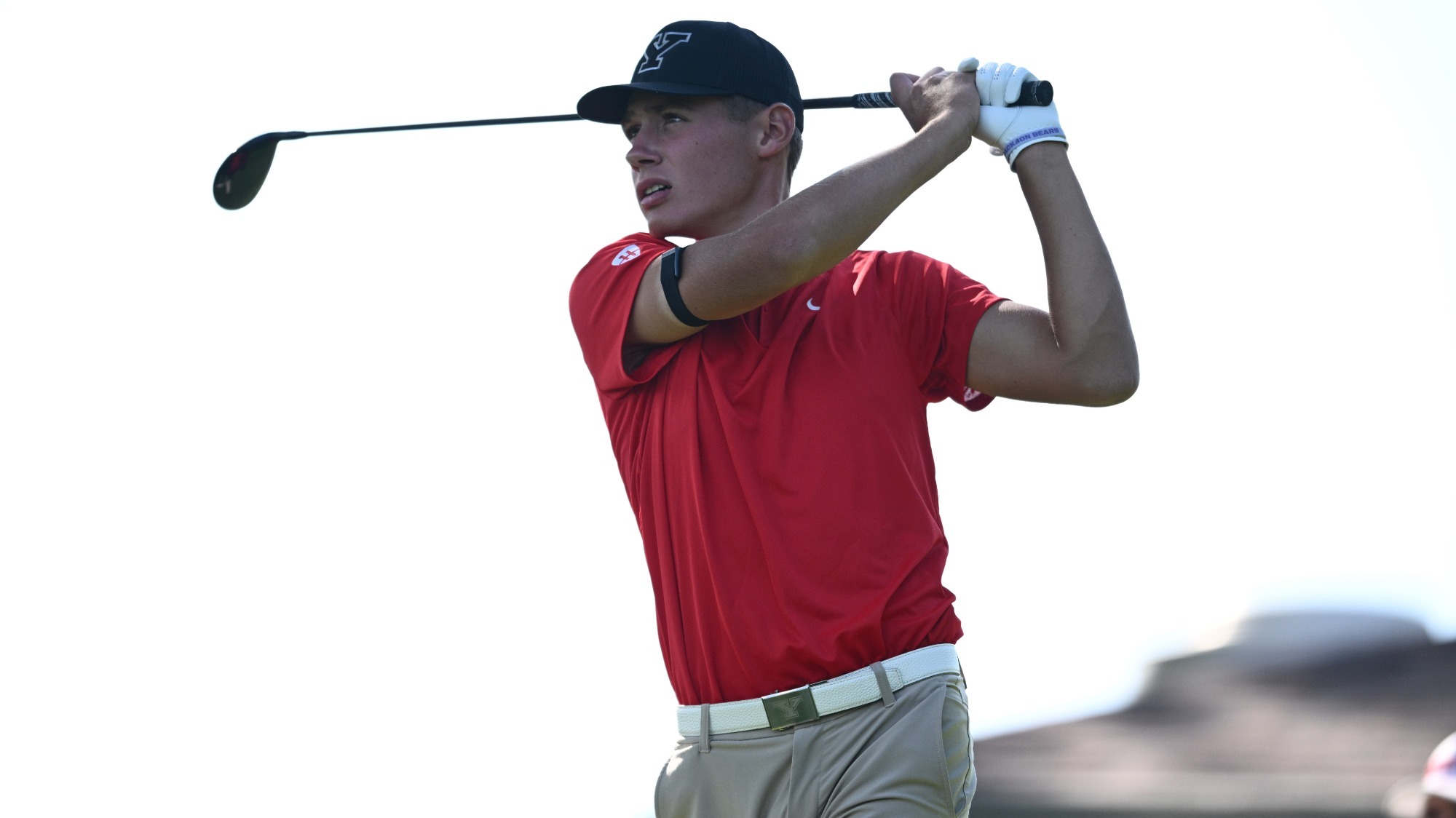 Jordan Kish watches his tee shot for YSU at the Mercyhurst Laker Fall Invitational on Sept. 14, 2025 (Photo by Robert Hayes)