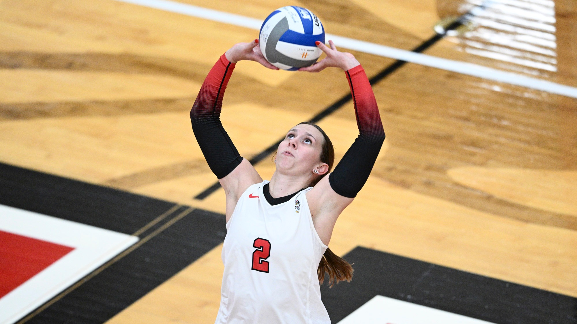 Ava Prince sets a volleyball as Youngstown State plays Kent State on Sept. 19, 2025, at Zidian Family Arena at Beeghly Center.