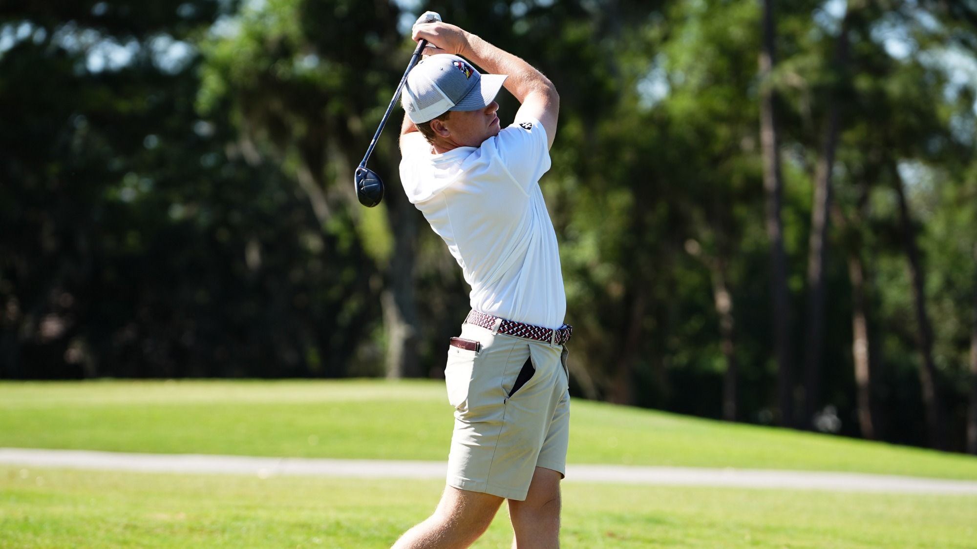 Ryan Sam tees off during YSU's practice round at the 2026 Horizon League Men's Golf Championship on April 24, 2026 (Photo by Drae Smith)