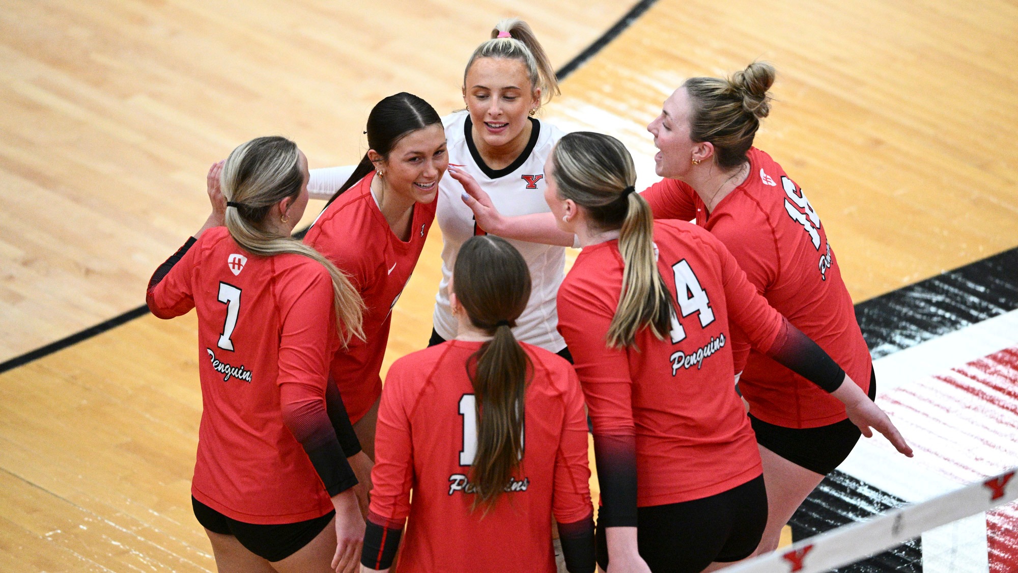 Youngstown State's volleyball team celebrates a point at its exhibition match vs. Fairmont State on April 10, 20206, inside Zidian Family Arena at Beeghly Center.
