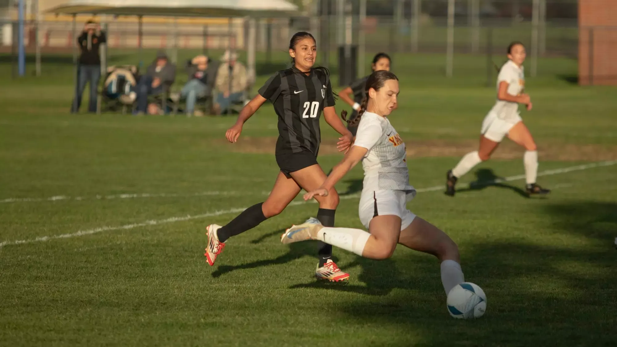 Alexia Lee drives the ball