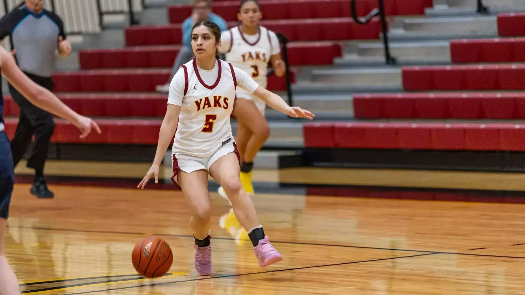 Sofia Alvarado dribbles