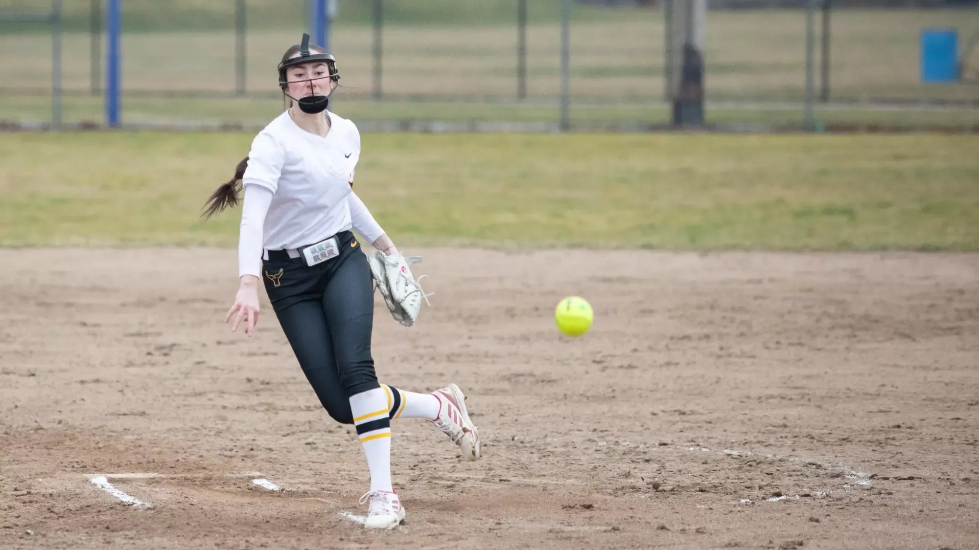 Arissa LeBaron delivers a pitch